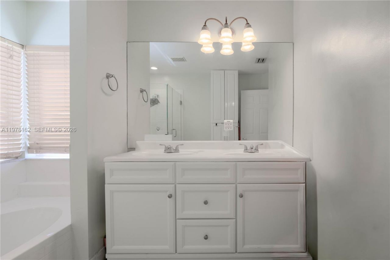 18438 NW 11th St, Pembroke Pines, FL 33029 Photo