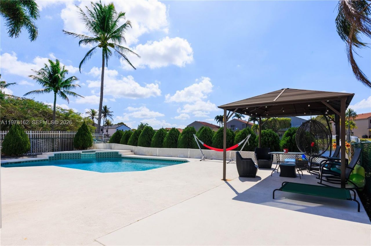 18438 NW 11th St, Pembroke Pines, FL 33029 Photo