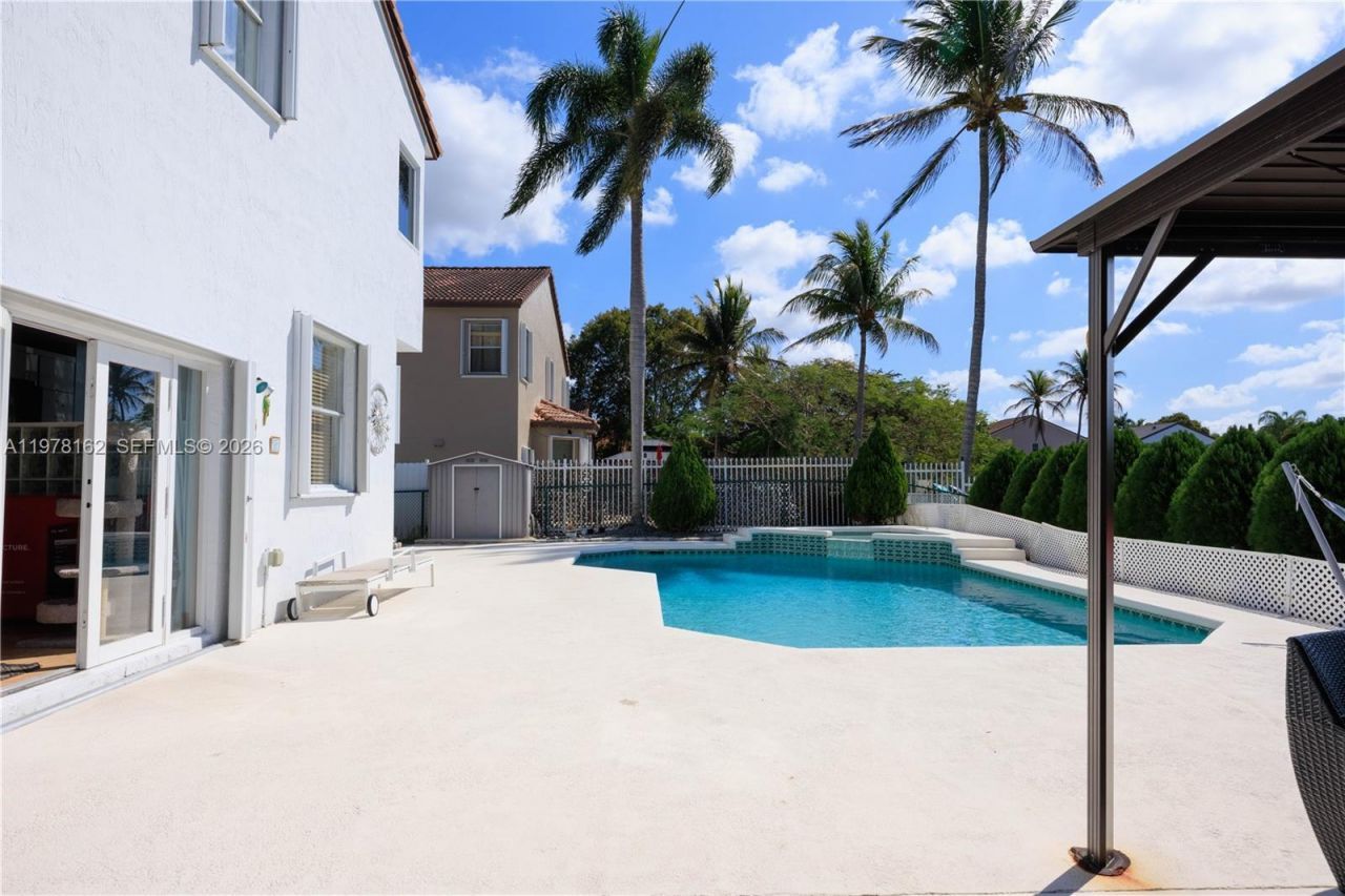 18438 NW 11th St, Pembroke Pines, FL 33029 Photo