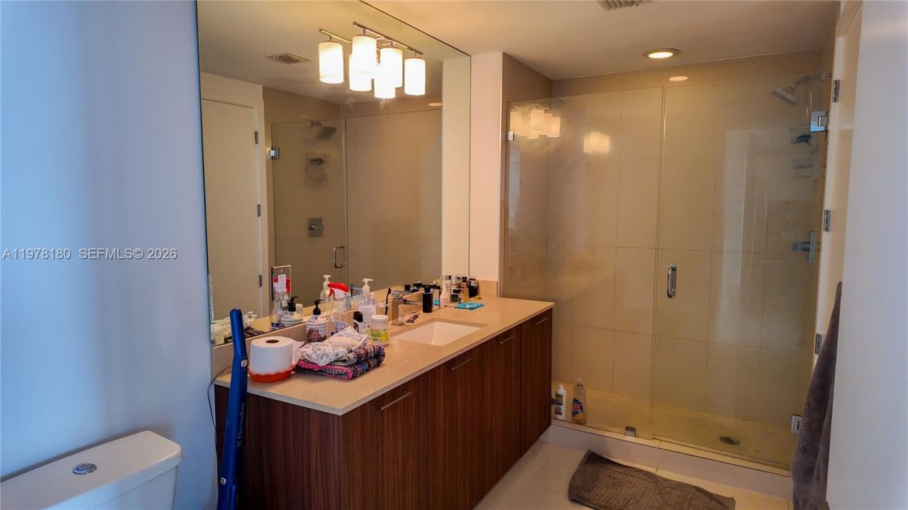 5300 Paseo Blvd , Unit 1807, Doral, FL 33166 Photo