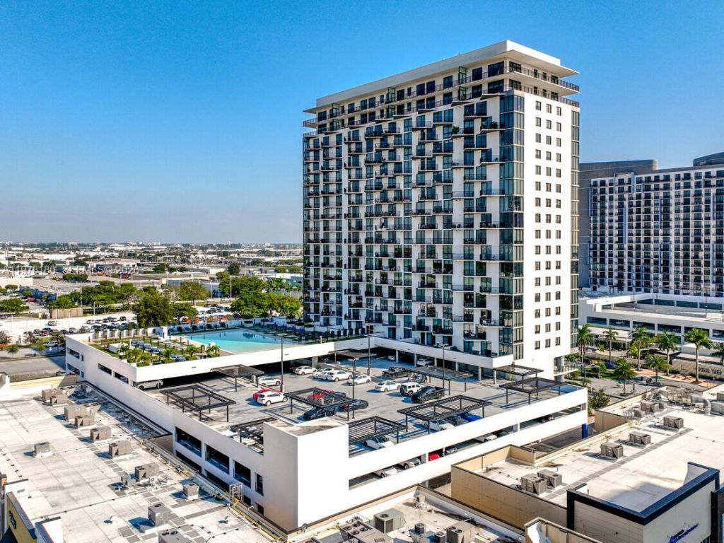 5300 Paseo Blvd , Unit 1807, Doral, FL 33166 Photo