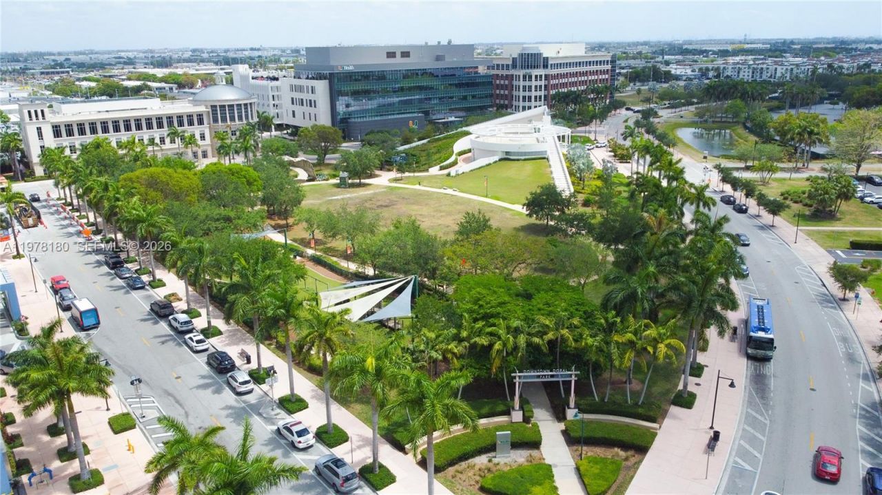 5300 Paseo Blvd , Unit 1807, Doral, FL 33166 Photo