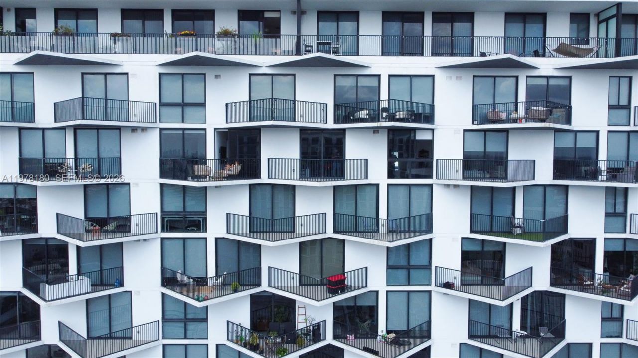 5300 Paseo Blvd , Unit 1807, Doral, FL 33166 Photo