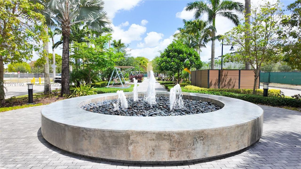 5300 Paseo Blvd , Unit 1807, Doral, FL 33166 Photo