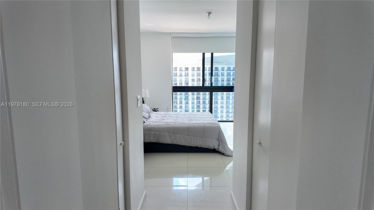 5300 Paseo Blvd , Unit 1807, Doral, FL 33166 Photo