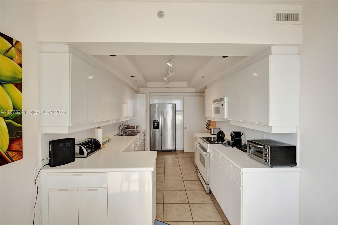 2000 Island Blvd , Unit 2802, Aventura, FL 33160 Photo