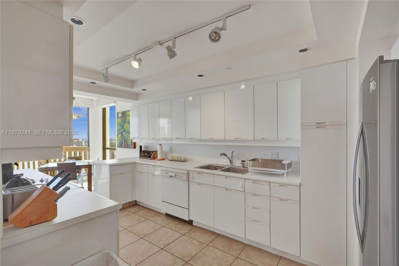 2000 Island Blvd , Unit 2802, Aventura, FL 33160 Photo