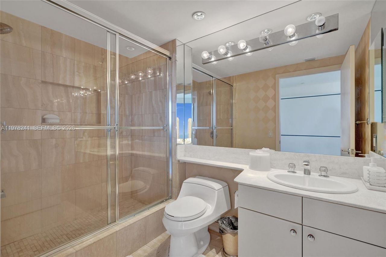 2000 Island Blvd , Unit 2802, Aventura, FL 33160 Photo