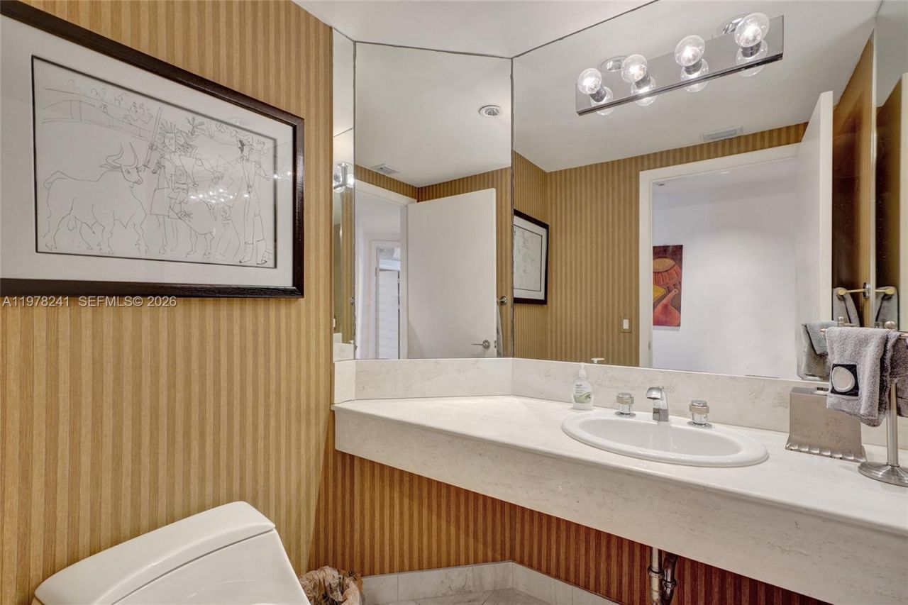 2000 Island Blvd , Unit 2802, Aventura, FL 33160 Photo