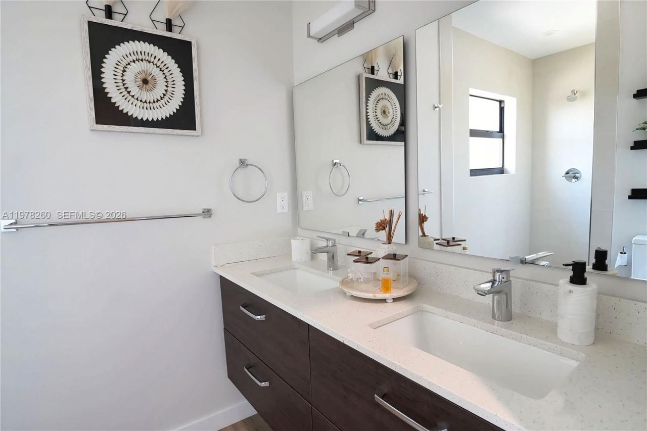 211 SE 4th St, Unit 3, Hallandale Beach, FL 33009 Photo