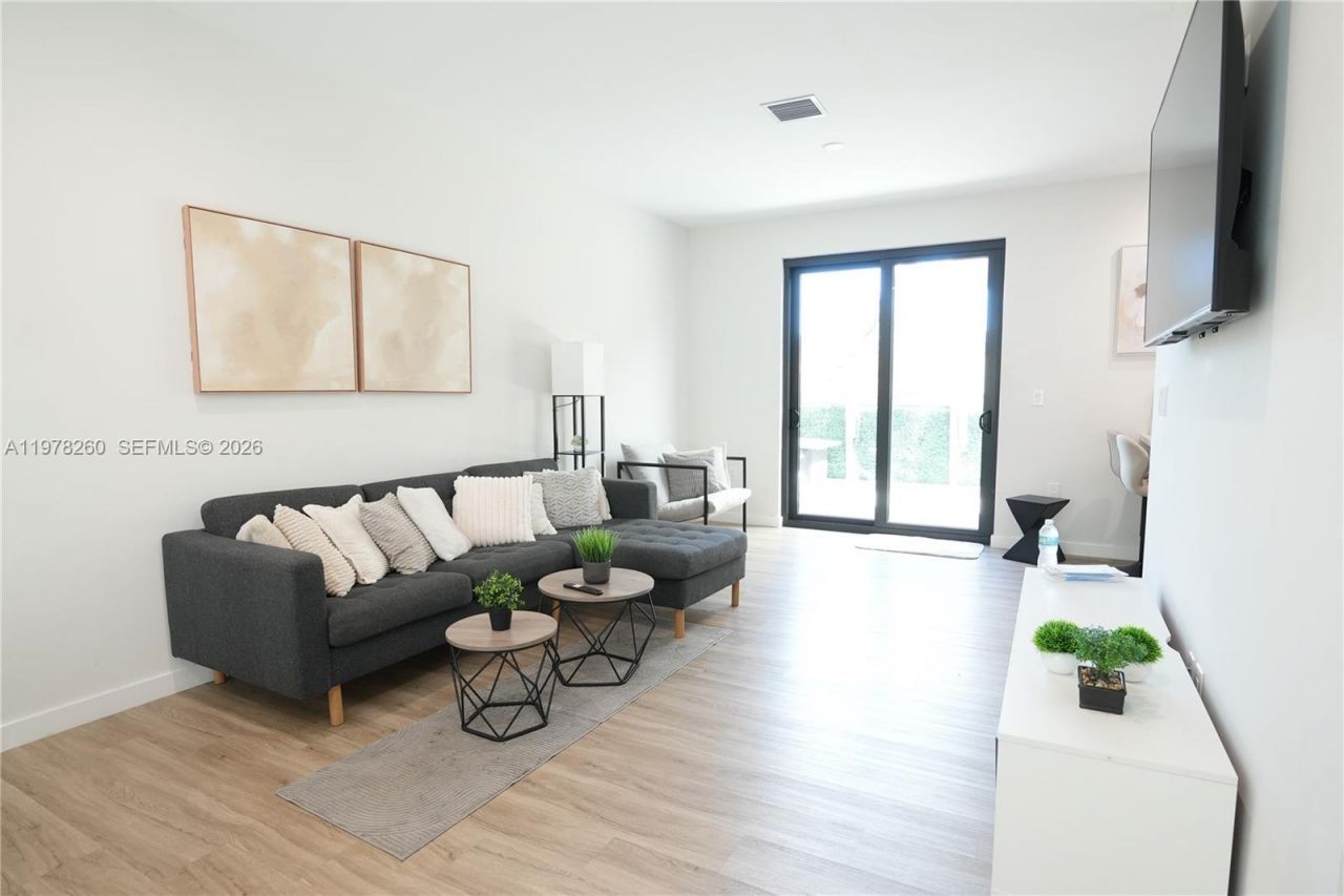 211 SE 4th St, Unit 3, Hallandale Beach, FL 33009 Photo