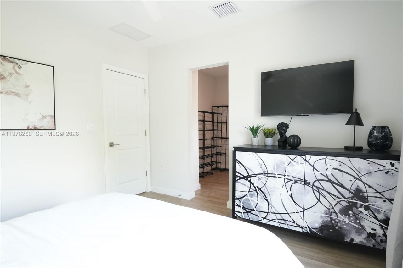 211 SE 4th St, Unit 3, Hallandale Beach, FL 33009 Photo