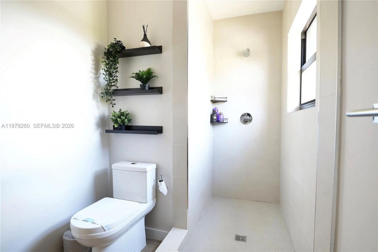 211 SE 4th St, Unit 3, Hallandale Beach, FL 33009 Photo