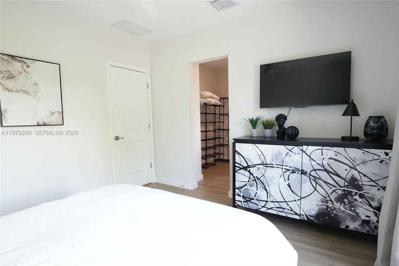 211 SE 4th St, Unit 3, Hallandale Beach, FL 33009 Photo