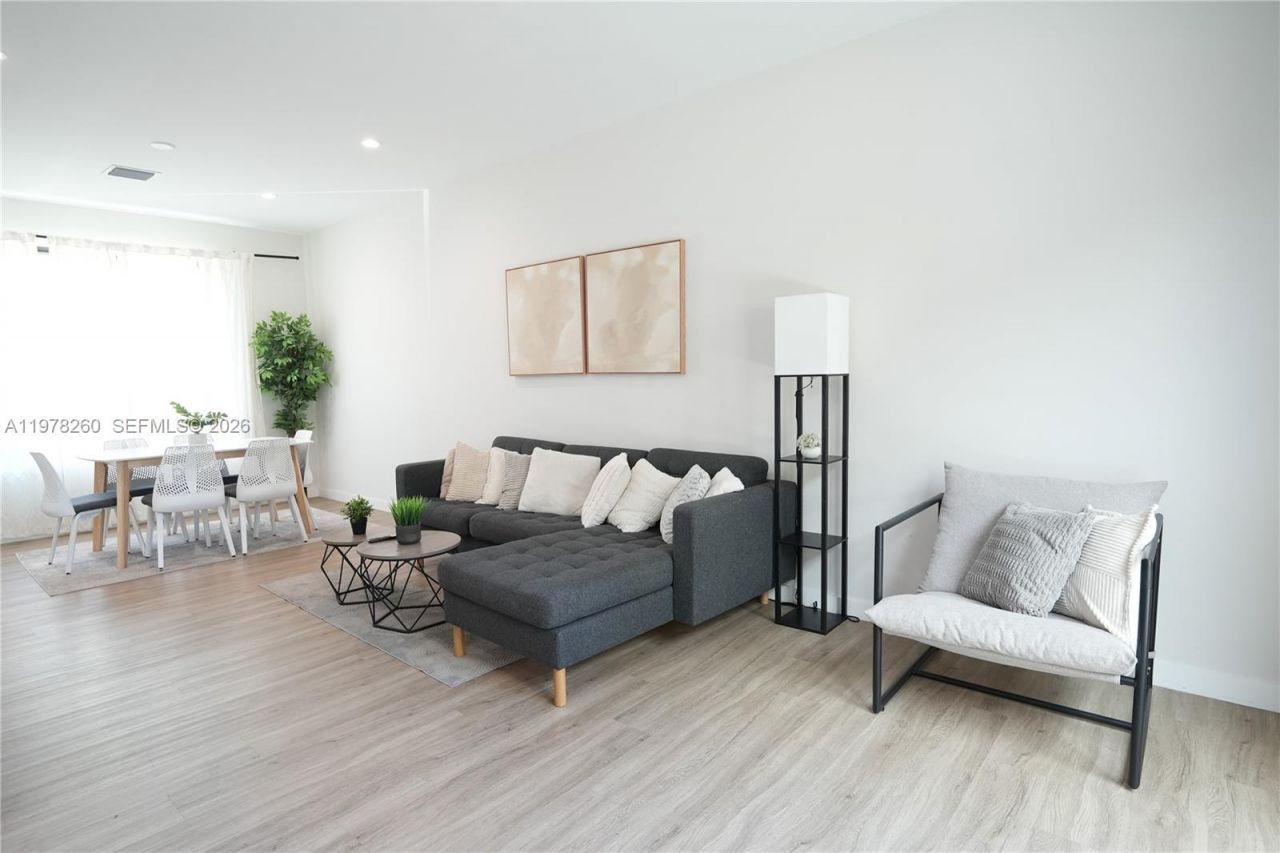 211 SE 4th St, Unit 3, Hallandale Beach, FL 33009 Photo