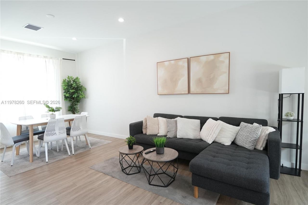 211 SE 4th St, Unit 3, Hallandale Beach, FL 33009 Photo