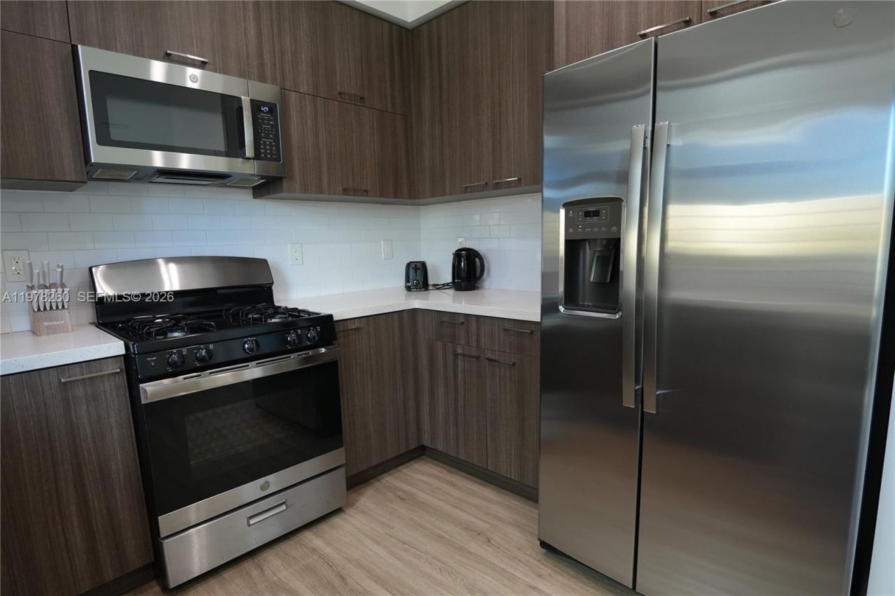 211 SE 4th St, Unit 3, Hallandale Beach, FL 33009 Photo