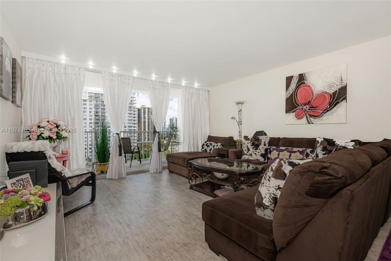 2801 NE 183rd St, Unit 1108W, Aventura, FL 33160 Photo