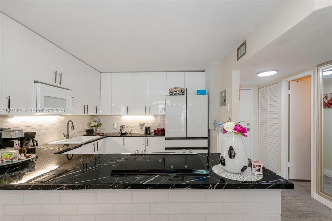 2801 NE 183rd St, Unit 1108W, Aventura, FL 33160 Photo