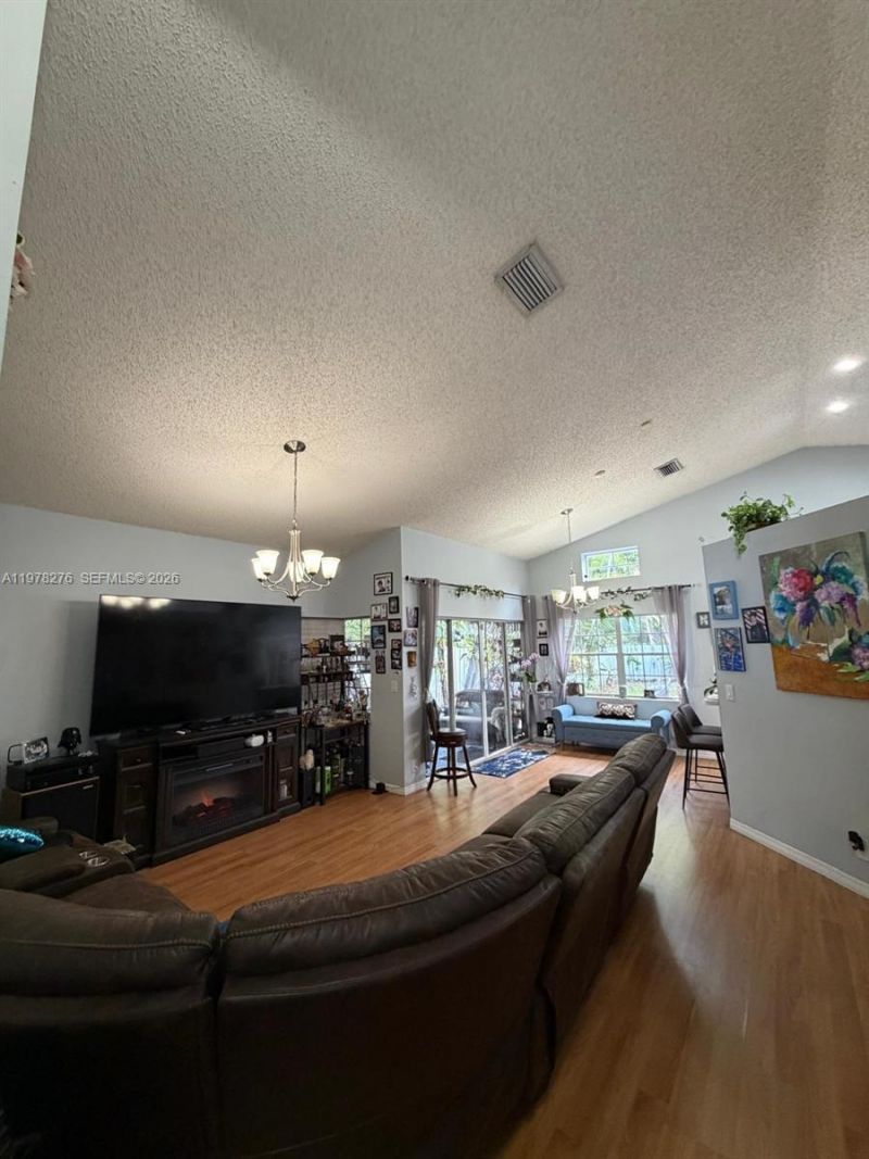 400 Somerset Way , Weston, FL 33326 Photo