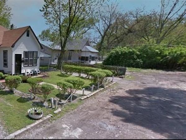 3027 College Avenue , East St Louis, IL 62205