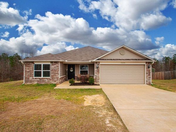 5000 Red Fox Trl, Bauxite, AR 72011