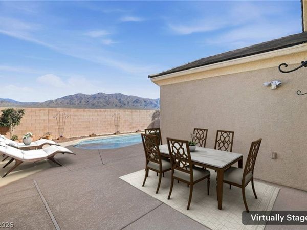 6824 Woodland Vase Court, Las Vegas, NV 89131