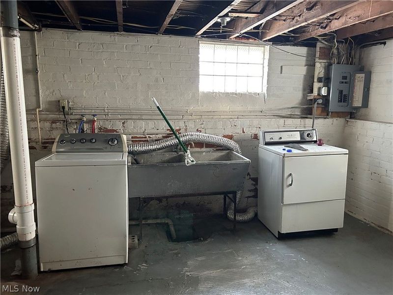 19771 Monterey Avenue, Euclid, OH 44119 Photo 11