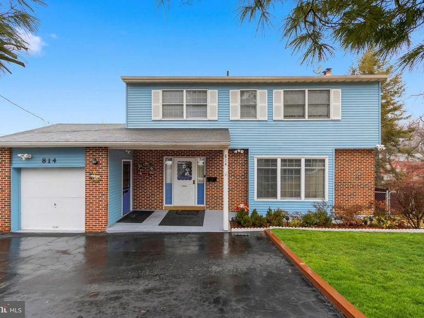 814 Caledonia Street, Philadelphia, PA 19128 Main Photo