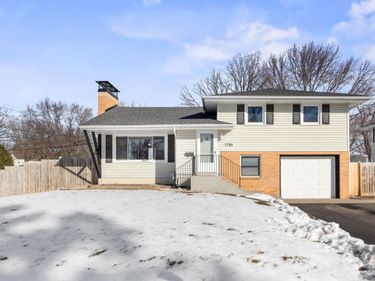 7720 Viewcrest Lane, New Hope, MN 55427