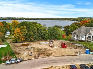 4946 Bridgevine Way , Independence, MN 55359