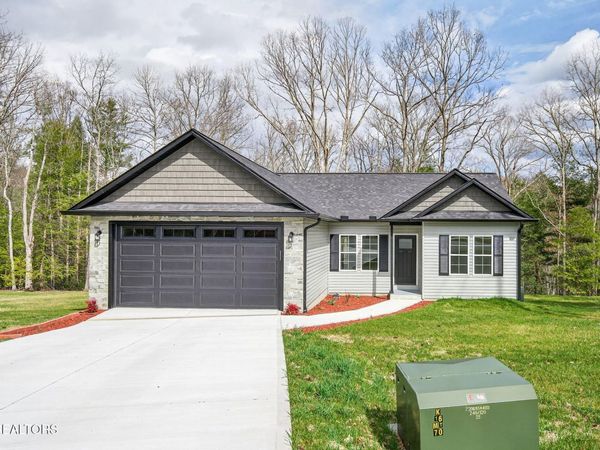 523 Ferry Bend Tr, Crossville, TN 38571