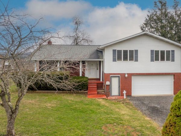 224 Hemlock Lane, Reedsville, WV 26547