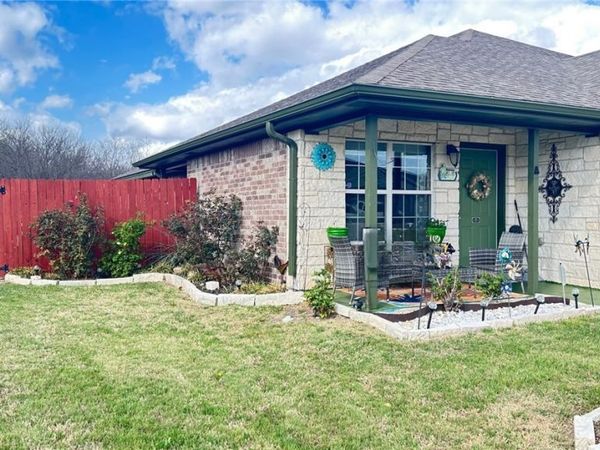 1004 Leah Drive , Unit B, Troy, TX 76579