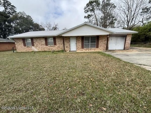 2 Sandalwood Court, D'Iberville, MS 39540