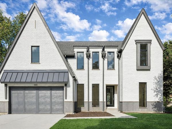 580 S Kearsage Avenue , Elmhurst, IL 60126