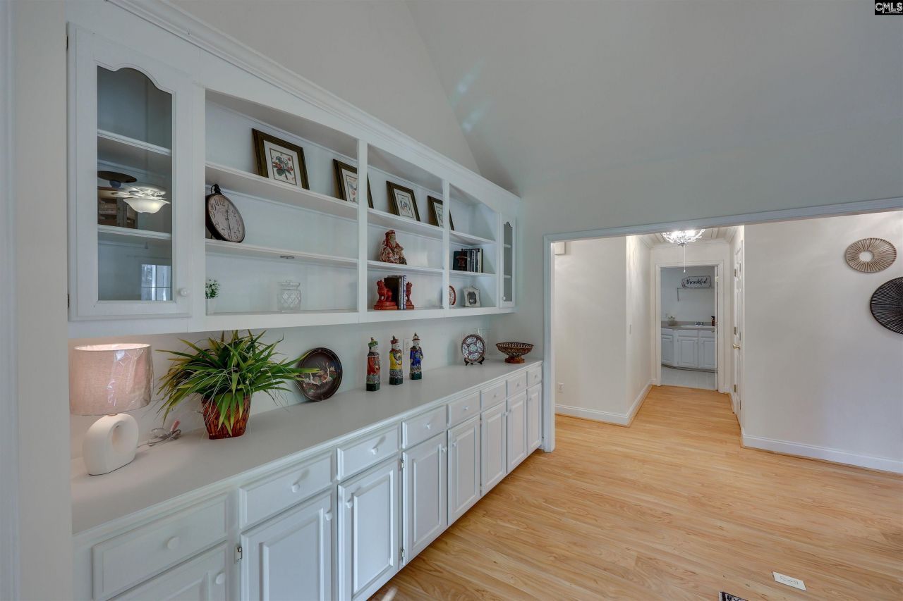 101 Smith Street Photo 9