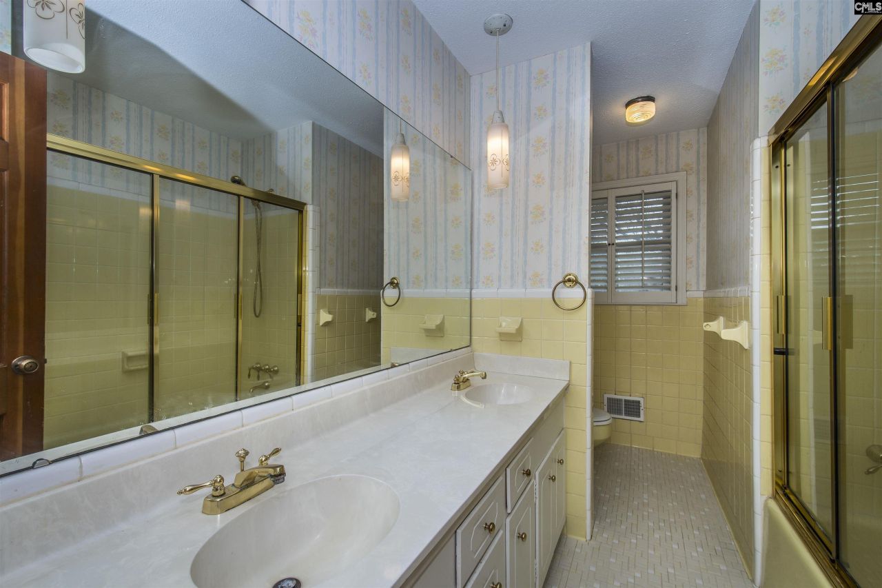 1707 Carl Road Photo 24