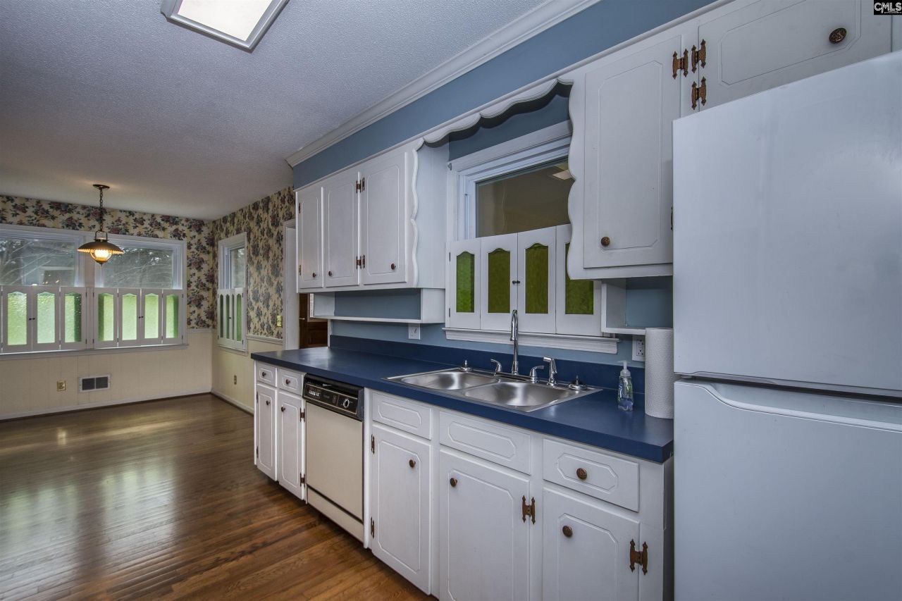 1707 Carl Road Photo 6