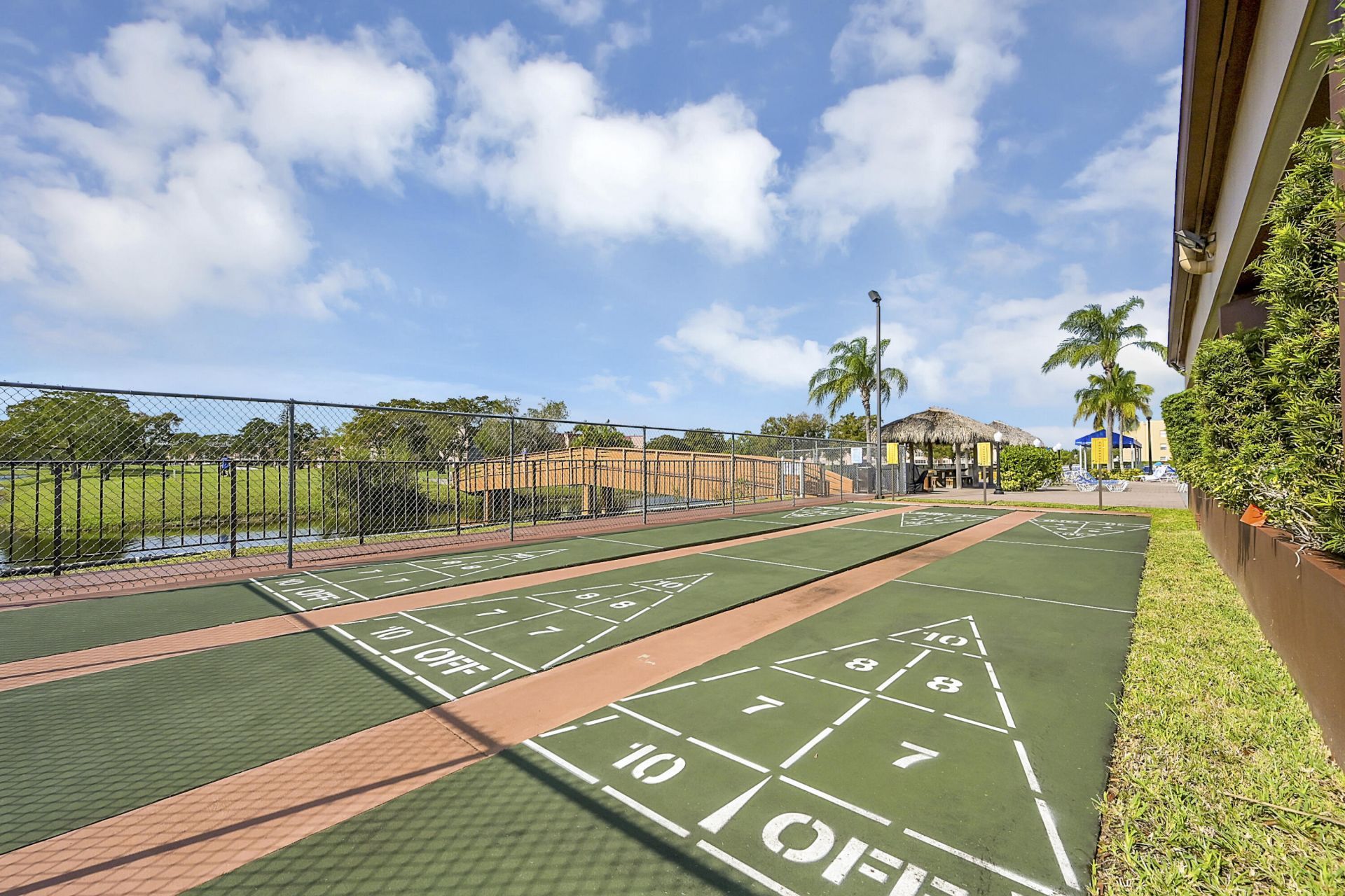 9541 Sunrise Lakes Boulevard, Unit 110, Sunrise, FL 33322 Photo