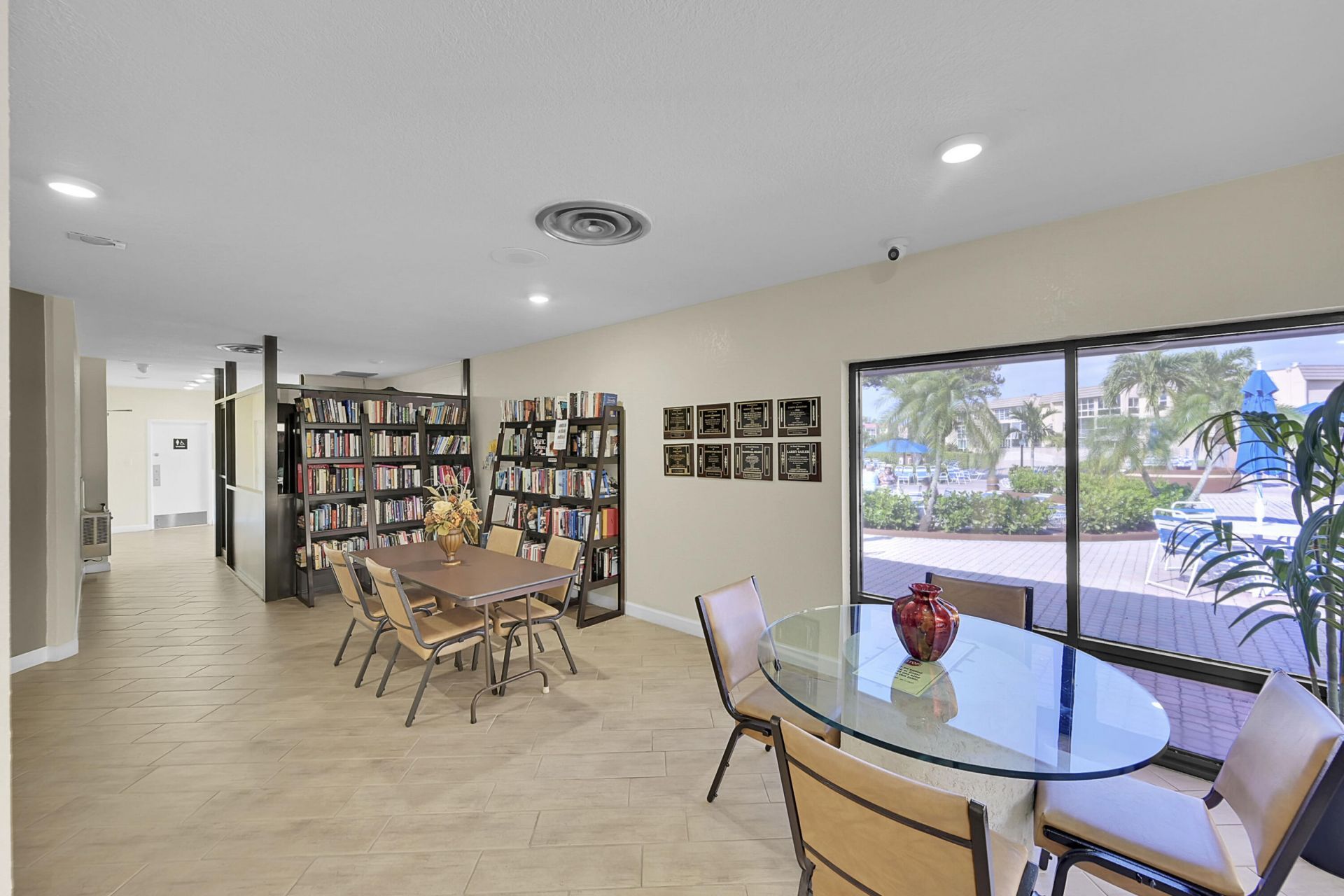 9541 Sunrise Lakes Boulevard, Unit 110, Sunrise, FL 33322 Photo