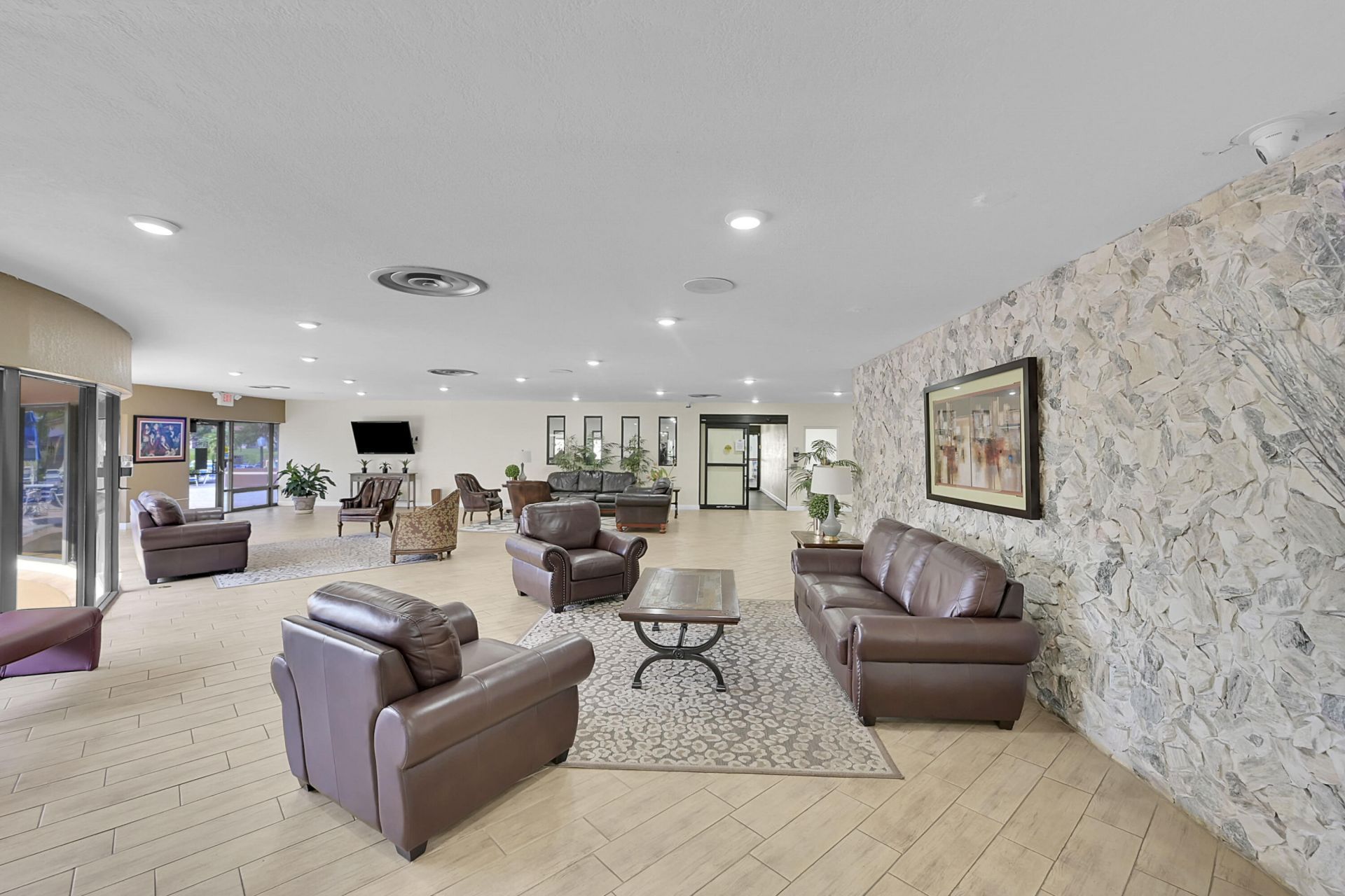 9541 Sunrise Lakes Boulevard, Unit 110, Sunrise, FL 33322 Photo