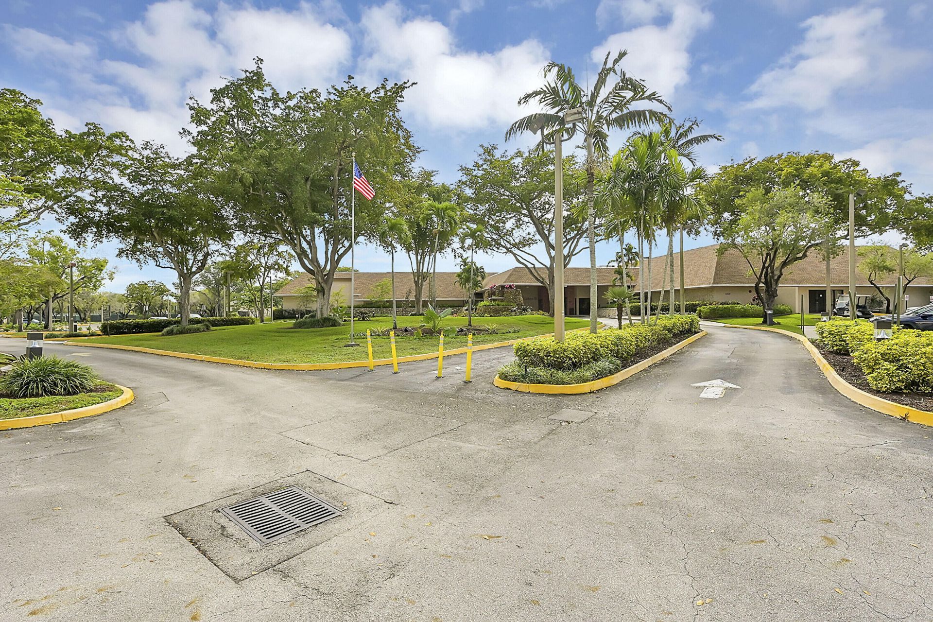 9541 Sunrise Lakes Boulevard, Unit 110, Sunrise, FL 33322 Photo