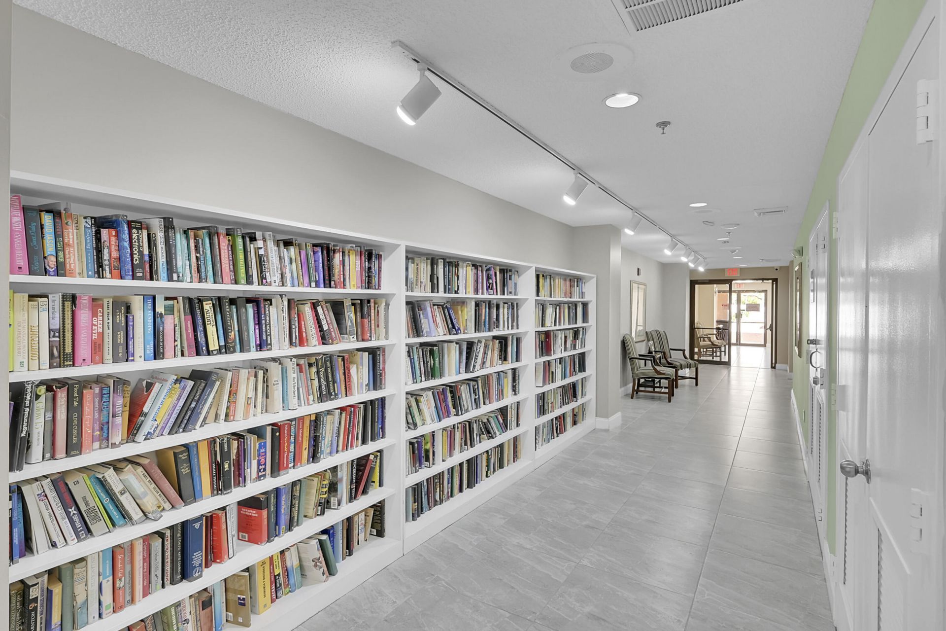 9541 Sunrise Lakes Boulevard, Unit 110, Sunrise, FL 33322 Photo