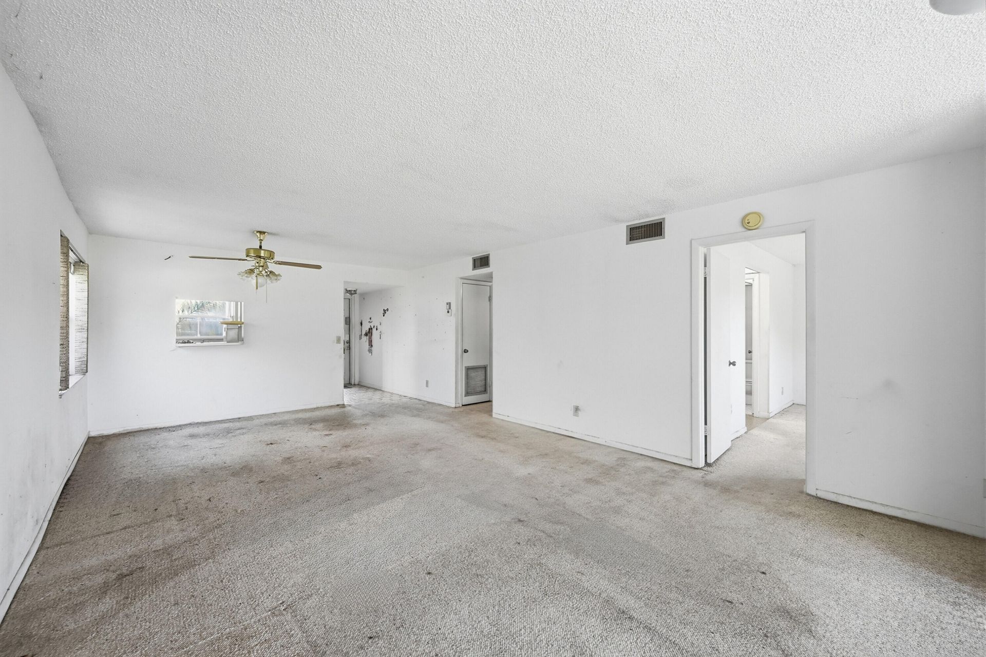 9541 Sunrise Lakes Boulevard, Unit 110, Sunrise, FL 33322 Photo