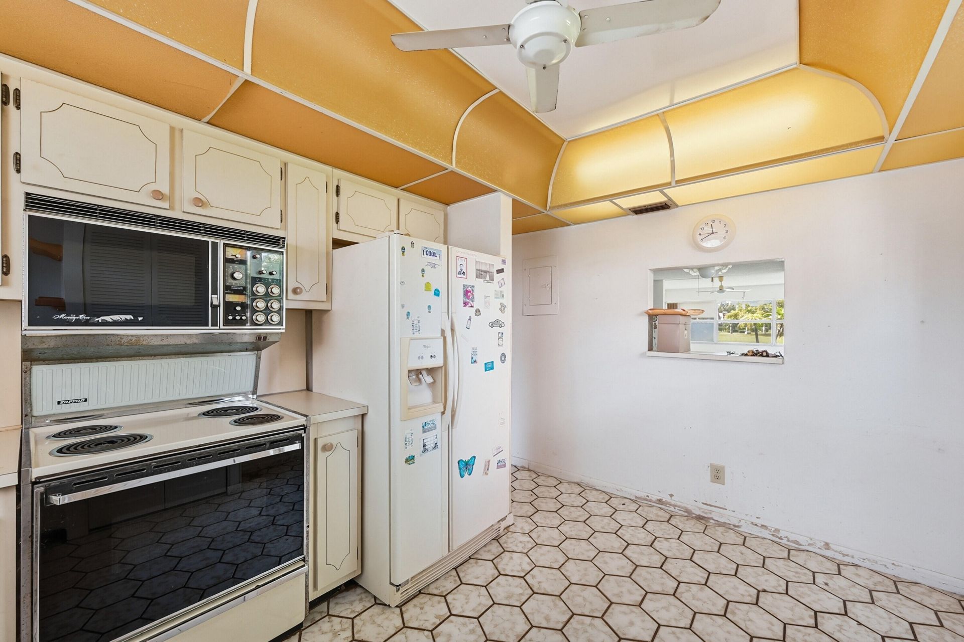 9541 Sunrise Lakes Boulevard, Unit 110, Sunrise, FL 33322 Photo