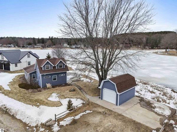 9351 50 Road E, Cadillac, MI 49601