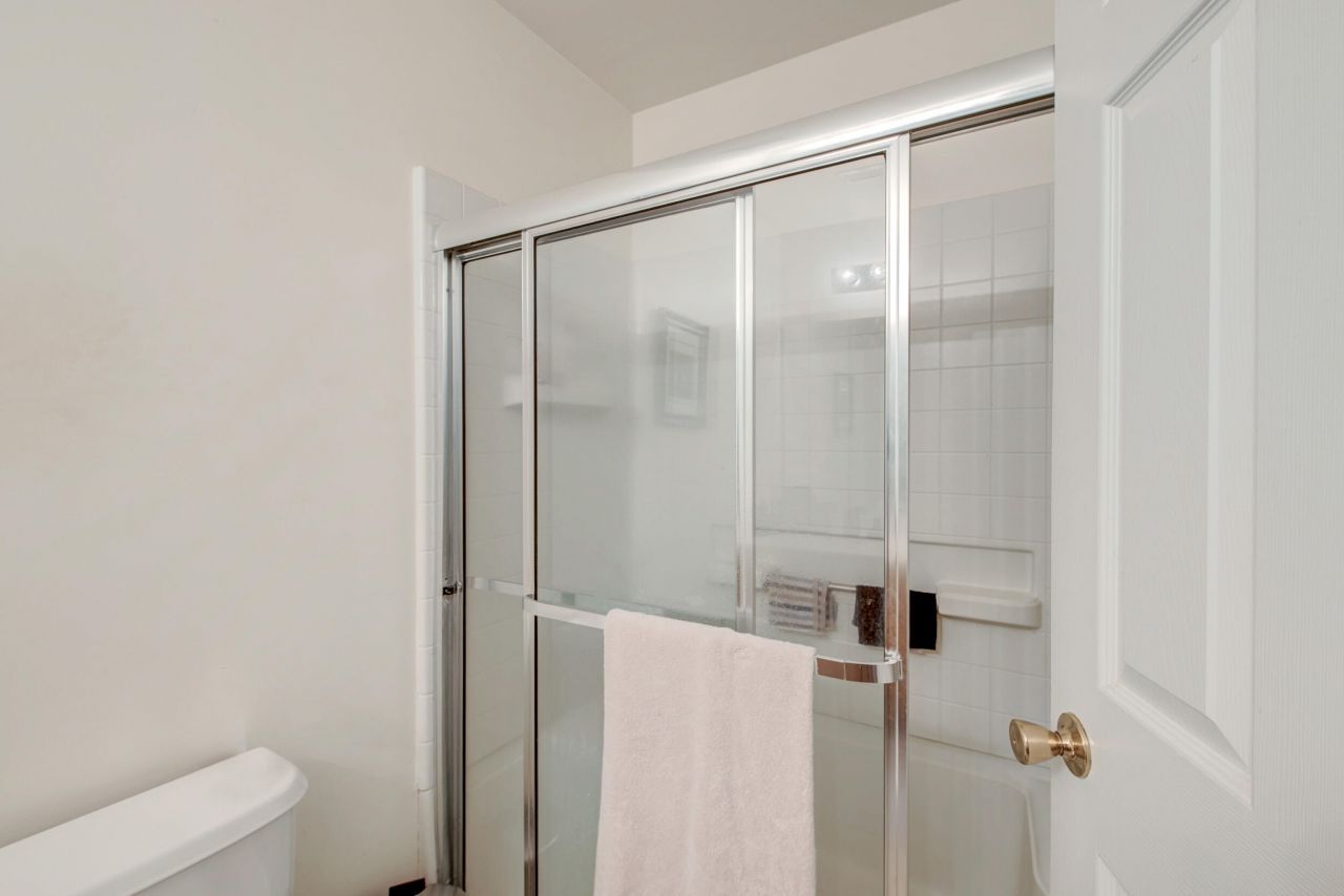 5222 Fernland Way Photo 18