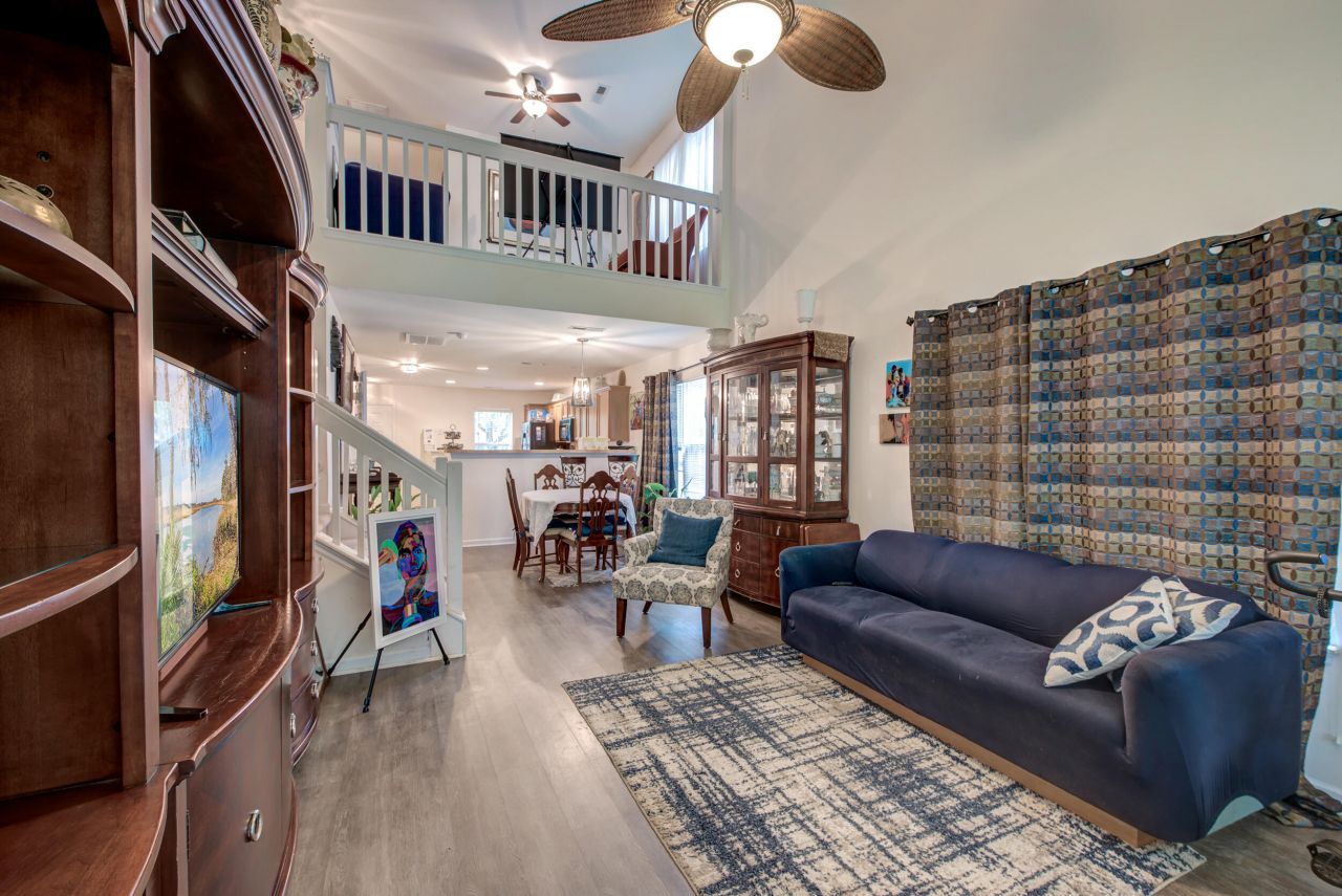 5222 Fernland Way Photo 4