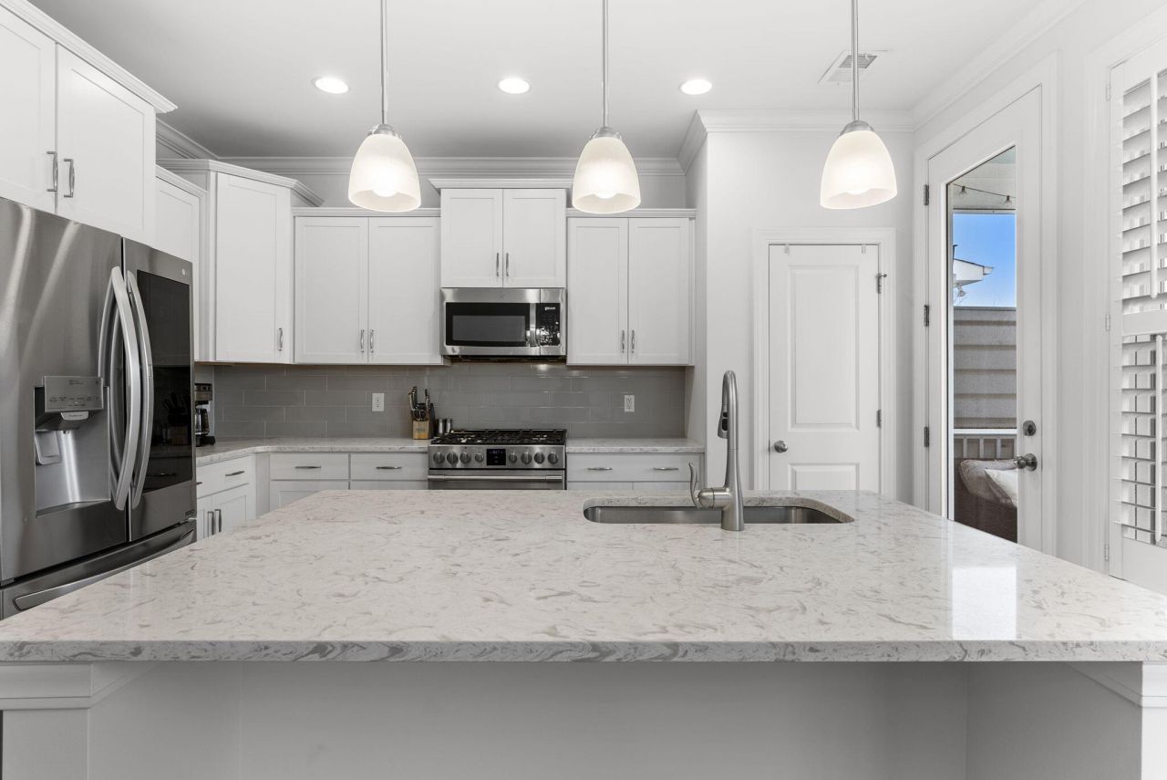 1624 Prince Edward Street Photo 10